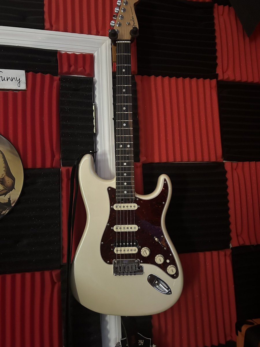 Guitarbizon tweet media