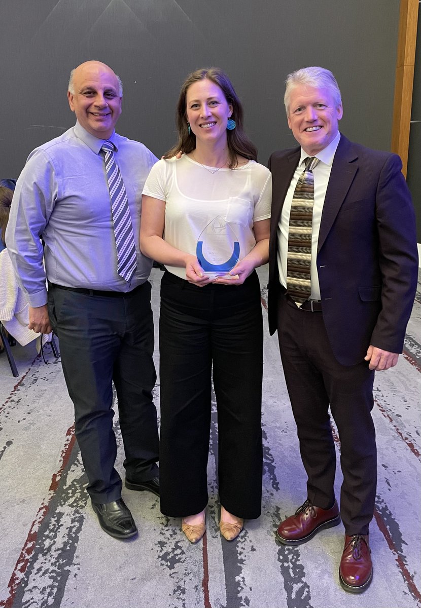 Congratulations to two phenomenal leaders in Catholic online learning – Audra Abromaitis from OCSB and Jeff Maxwell from NCDSB – who were honoured at this evening’s OeLC Awards Dinner and Banquet.  So grateful for all you do and all you are! 🎖️