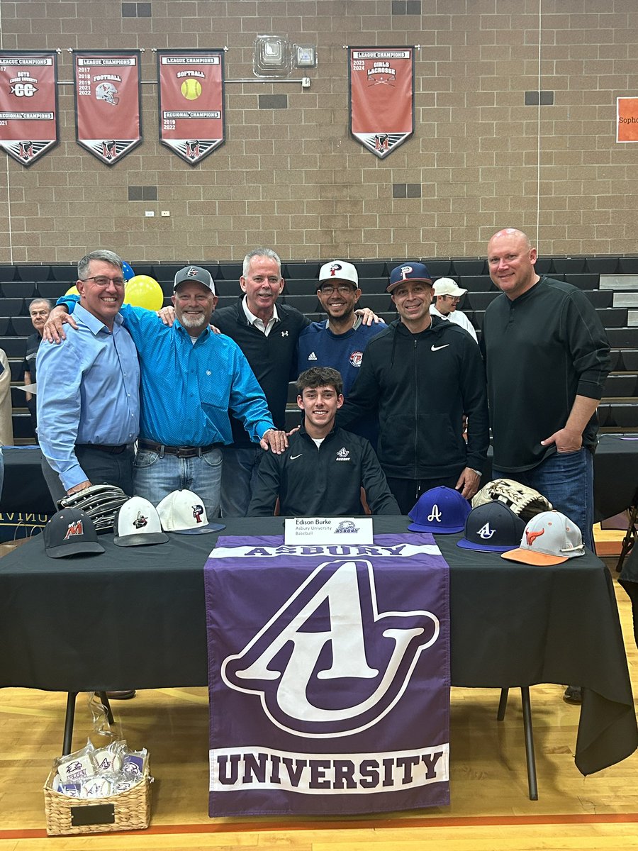 Signing Day ✍🏽