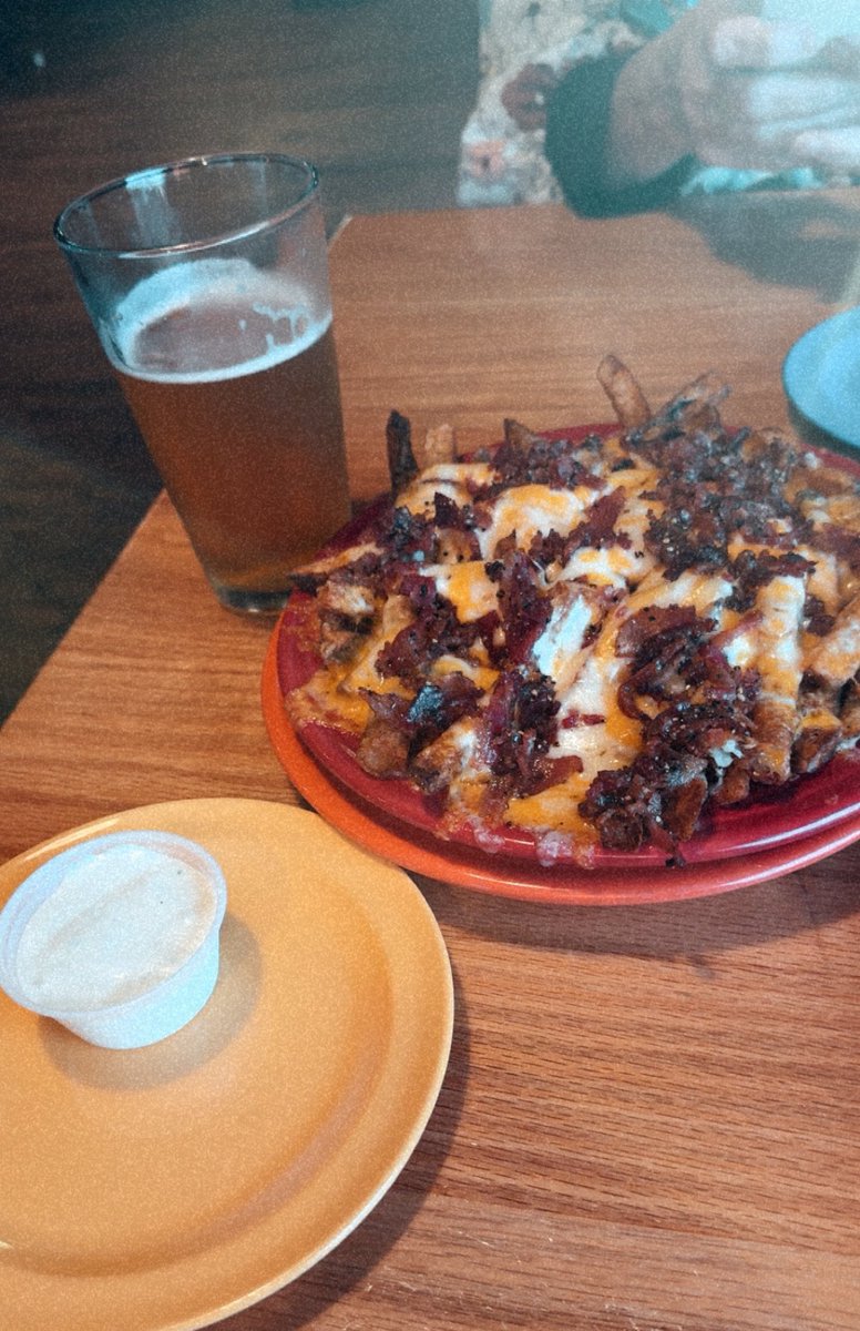 Madison Mackley (@madsfarms) on Twitter photo been spending the week in enemy territory, but when <a href="/JasonBecker4955/">Jason Becker</a> recommends food & drinks, you can’t say no & you stay an extra night. been spending the week in enemy territory, but when <a href="/JasonBecker4955/">Jason Becker</a> recommends food & drinks, you can’t say no & you stay an extra night.
