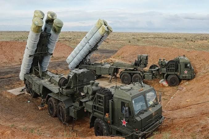 Akhand_Bharat_S's tweet photo. Hundreds of Salute Indian Army 🪖
#OperationSindoor

Indian S-400s Strike Hard — 2 JF-17s &amp; 1 J-10C Shot Down Near Amritsar!

At least two Pakistani JF-17s and one J-10C(E) reportedly downed near Amritsar by India’s S-400 air defense system. Tensions remain high
#IndiaPakistanWar https://t.co/lft40O0e2Y