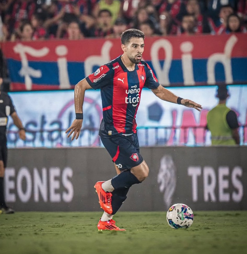Hace 3 años estamos pidiendo que contraten dos laterales de jerarquía por lado, tenemos plantel completo dijo siempre el IMBÉCIL DE ZAPAG, acá está el vuelto, dando pena CUALQUIER TORNEO QUE DISPUTEMOS.
