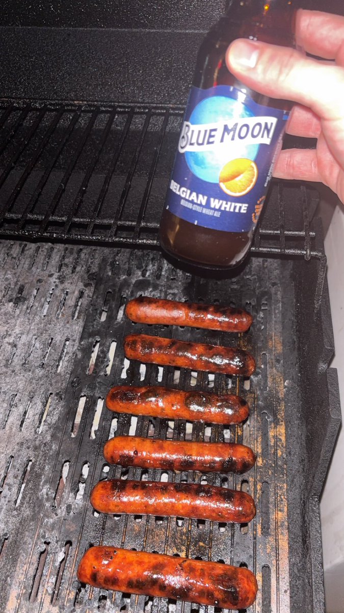 No I’m not gonna post “Don’t let a white boy get hot” or whatever they say. Just a good char and an ice cold one. #HumpDay