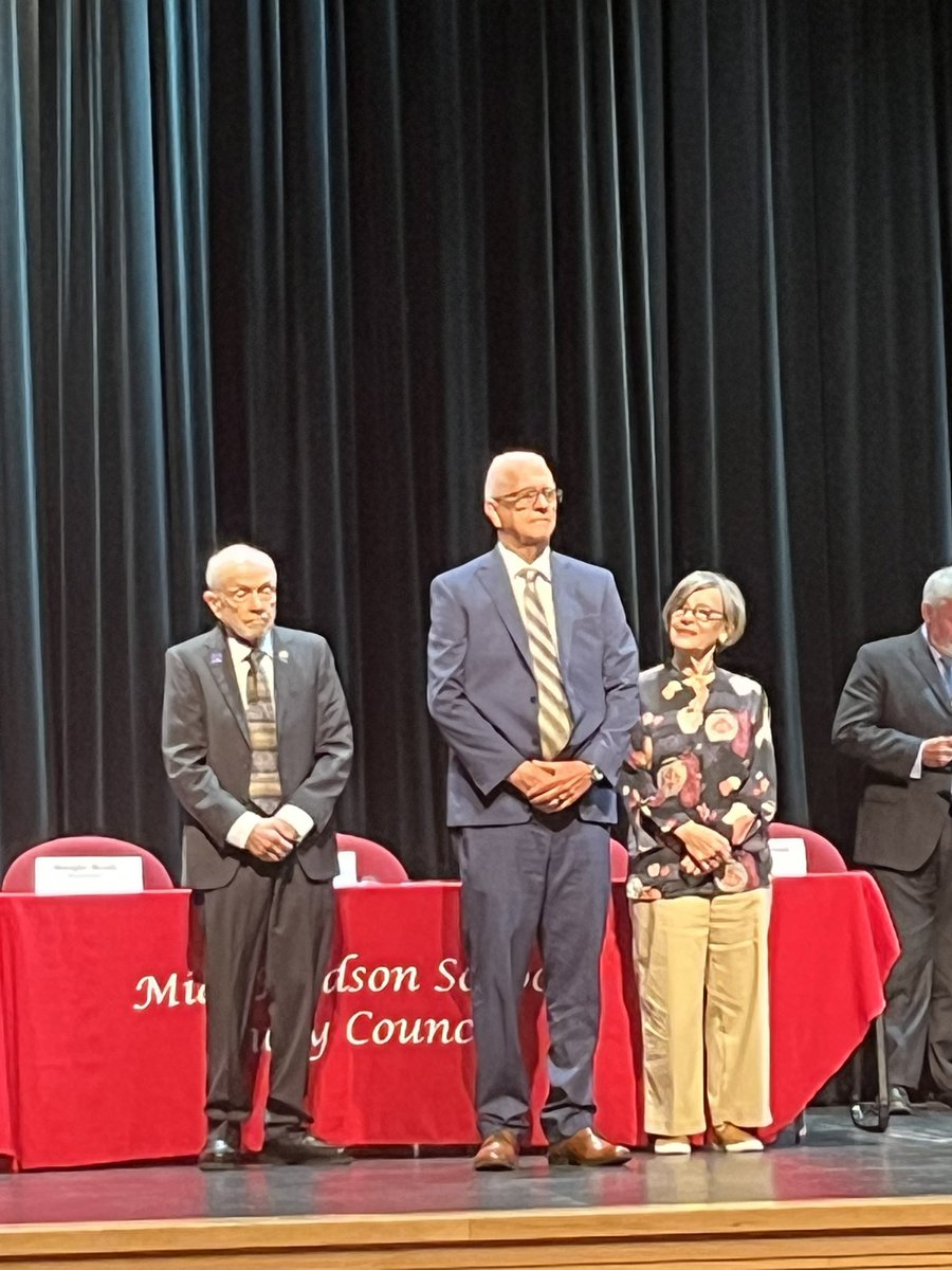 GoMESDukes's tweet image. Congratulations to our very own @TadsTeachings for receiving the well deserved distinction “Teacher of Excellence” and Officer Fulton for the “Apple”award for his many years of servitude to our community. You both have shaped the hearts and minds of many! @MsAmodeoAP @marlborosd