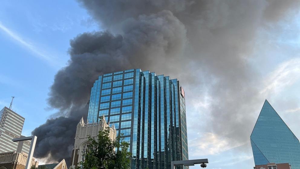 BiasedSlightly's tweet image. black smoke in Dallas means we just traded another superstar