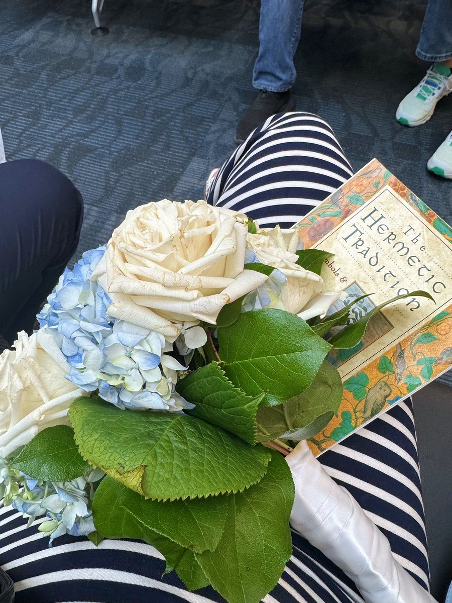 Daniella ⍼ tweet media