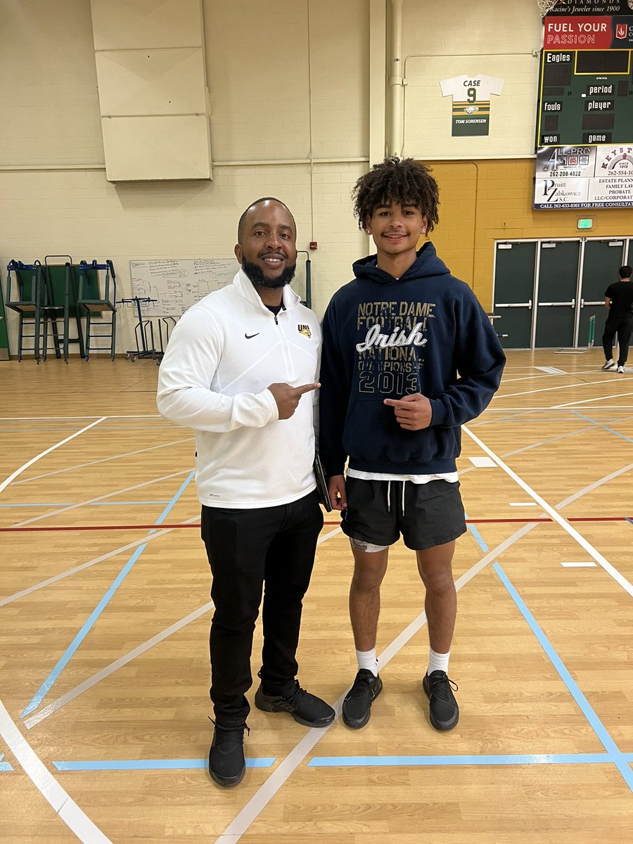 Thank you <a href="/CoachKHodges/">Kevin Hodges</a> for stopping by Racine Case to chat about the boys. Looking forward to our next talk. Safe travels #EarnYourWings #CasePride