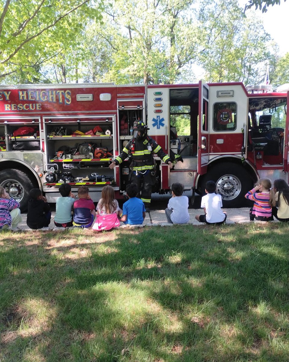 BerkeleyHghtsFD's tweet image. 🚒 Earlier today BHFD visited Mary Kay McMillin Early Childhood Center for their annual Community Day for first graders. The students got to meet some of the dedicated individuals who protect and serve the Berkeley Heights community.