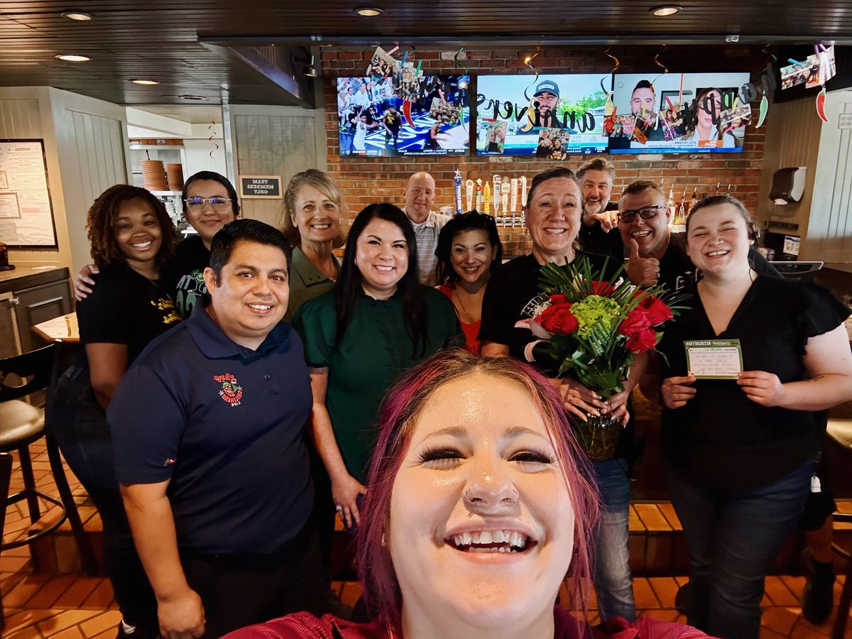 vivalahaleey's tweet image. It’s Julie’s ✨31st Chilisversary!!✨Julie is at the core of #ChilisIrving and we couldn’t be happier! ❤️🌶️#ChilisLove @Alicia231977258 @wherry_lisa @jjsalazar1204 @JBarraza6