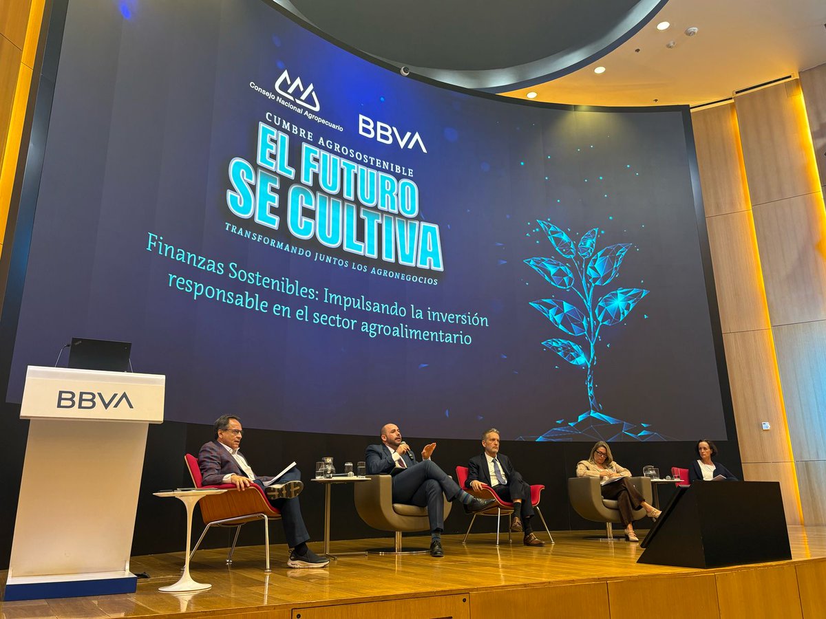 Nuestro DG <a href="/adiazbelmontes1/">Alfredo Díaz</a> participó como moderador del primer panel de la Cumbre Agrosostenible del <a href="/CNAgropecuario/">Consejo Nacional Agropecuario</a> 

Reconocemos el esfuerzo de este importante organismo , en particular de <a href="/patty_toledo27/">Patricia Toledo</a> por la organización de este evento.