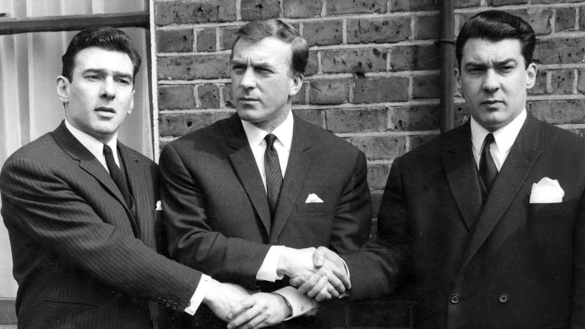 churnwell's tweet photo. I've had it up to hear with cowardly criminals! Who remember proper criminals who were hard? #AndysMemoryLane https://t.co/WjzyZw5Ynl