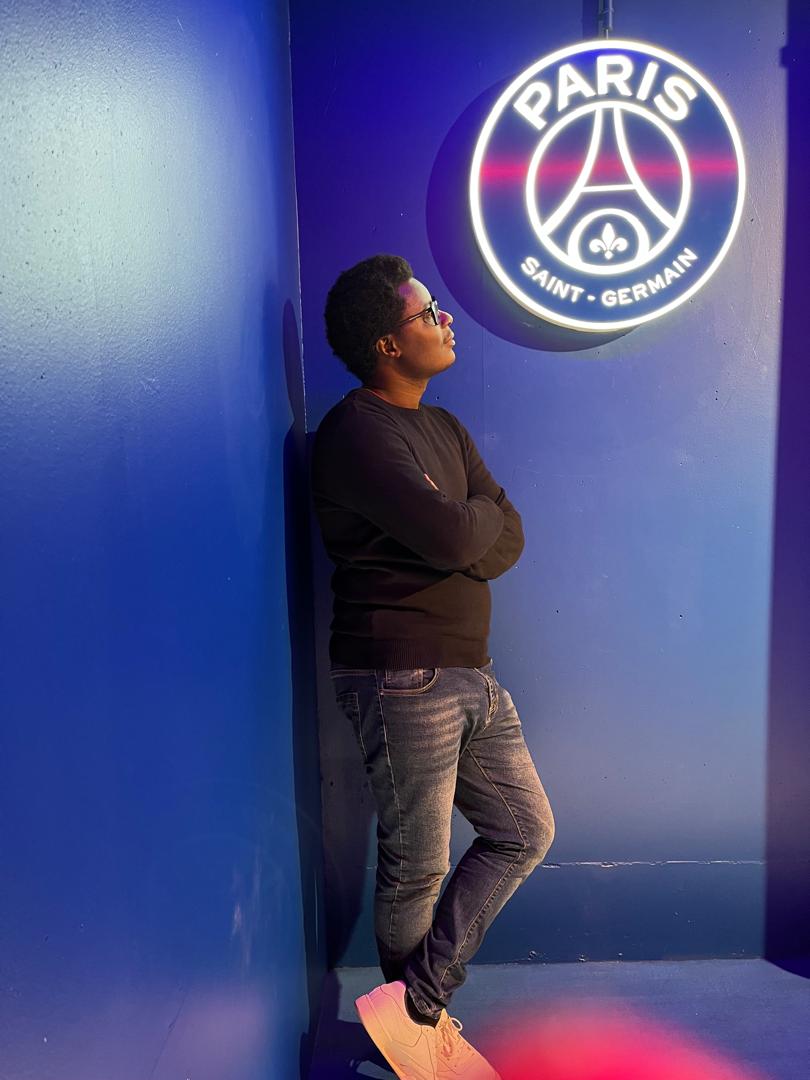 chemberh's tweet image. Paris, France 🇫🇷 such a concept 😍