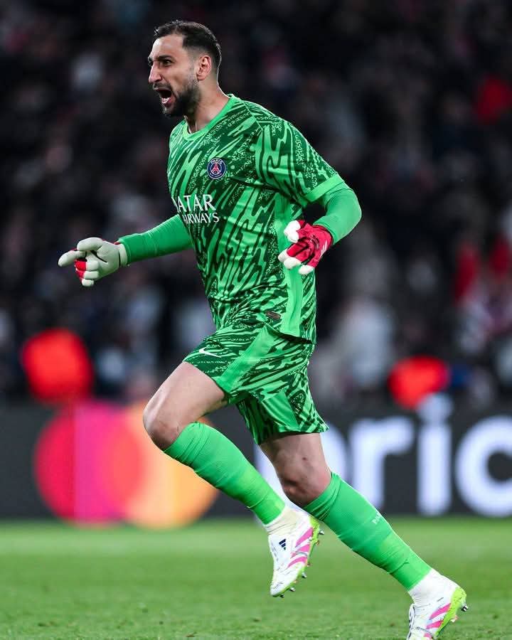 iwangaru's tweet photo. PSG 2-1 Arsenal 
Aggregate: Psg 3-1 Arsenal. https://t.co/y9WsSX3i5N