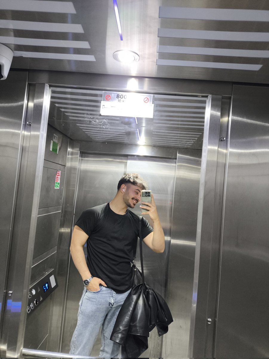 erka_n23's tweet image. Silerim 10 dk