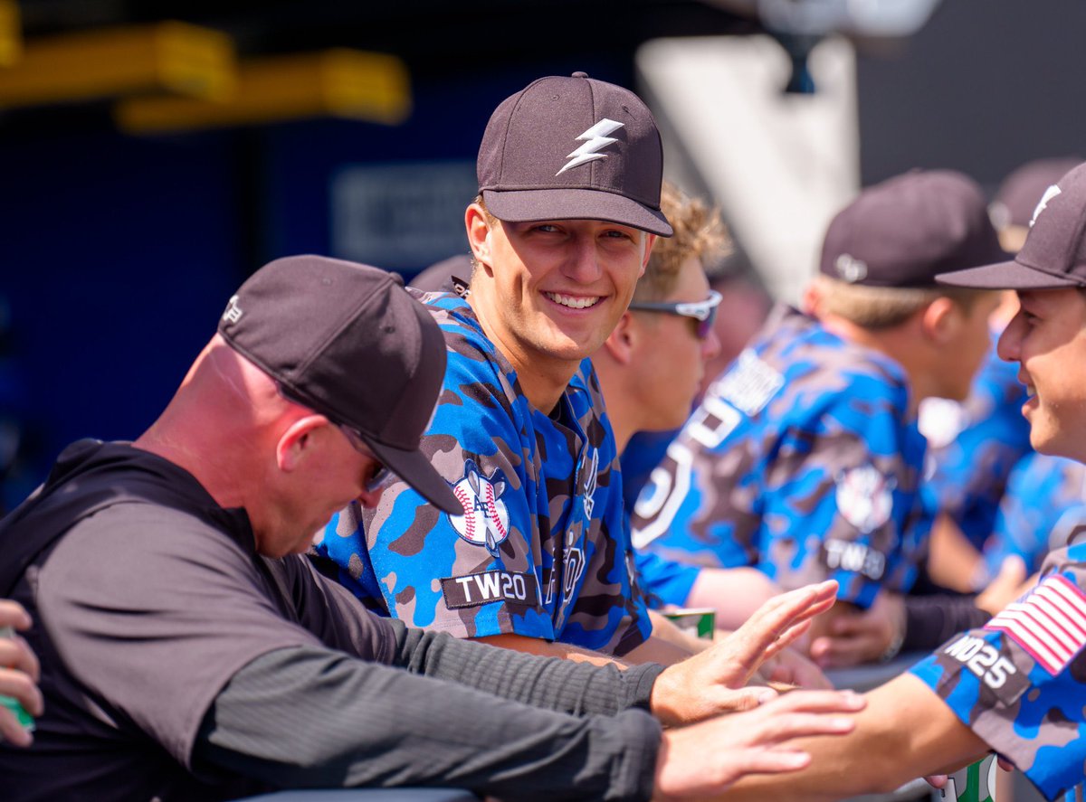 AF_Baseball's tweet image. Final flight at home this weekend ⚾️

#FlyFightWin #AmericasTeam🇺🇸