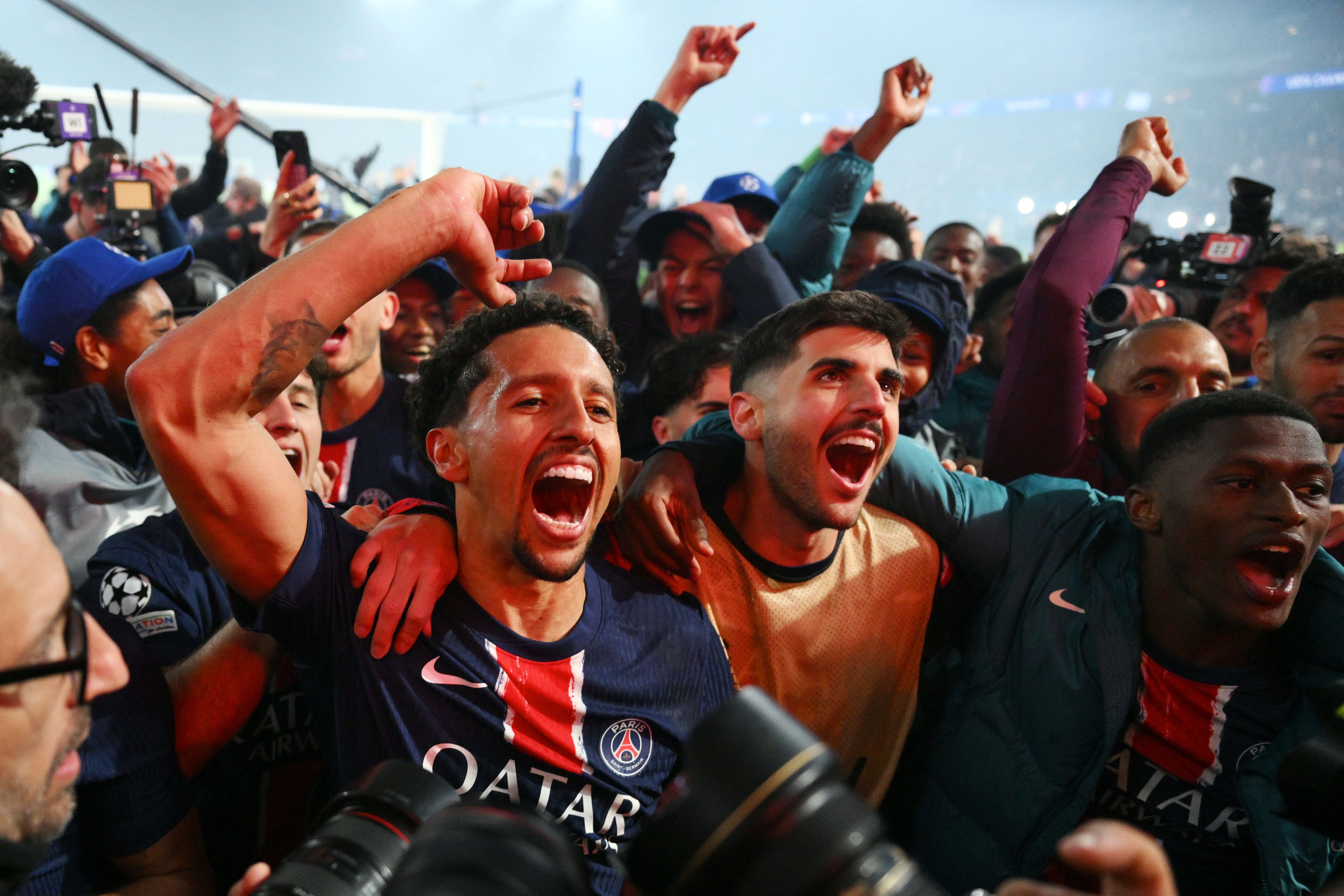 コリンシアン パリサンジェルマン フィギュア 4体 チャンピオンズリーグ祝優勝 コリンシアン パリサンジェルマン フィギュア 4体