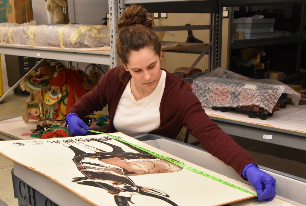 Indiana State Museum and Historic Sites (@indianamuseum) on Twitter photo 🏛️ Love museums? Share your love for discovery as one of our incredible volunteers! >> bit.ly/3xf020j
Whether you’re a craftsperson, an activity leader or a master organizer, we would love to have you on our team. Email volunteer@indianamuseum.org to learn more. 🏛️ Love museums? Share your love for discovery as one of our incredible volunteers! >> bit.ly/3xf020j
Whether you’re a craftsperson, an activity leader or a master organizer, we would love to have you on our team. Email volunteer@indianamuseum.org to learn more.