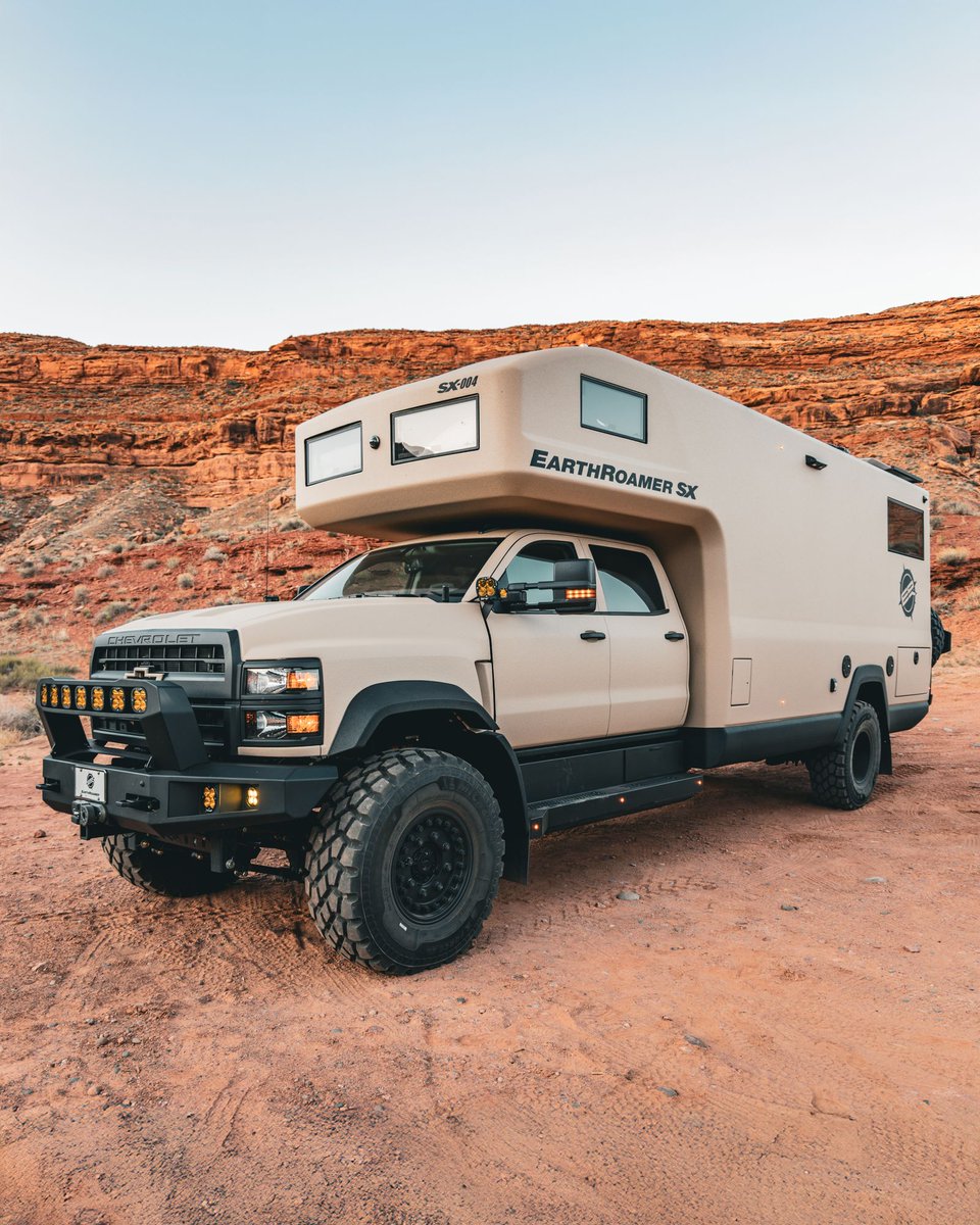 From chassis to camper, the SX is dialed for serious overland performance.
·
·
·
#earthroamer #adventuretime #offroad4x4 #expeditionvehicle #campinglife #overlanding #4x4life #4x4trucks #vanlife #vanlifeadventures #boondocking #rvlife #offgrid #madeinusa #luxuryvehicles