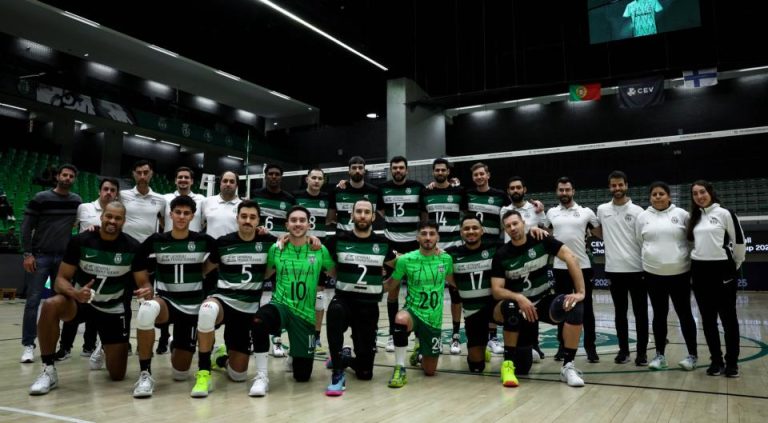 🚨 Sporting sagra-se Campeão Nacional de Voleibol Masculino, 7 anos depois 🏆🦁

Leões venceram as águias por 3 sets a 1, no decisivo jogo 5 disputado no Pavilhão da Luz.

Benfica não consegue conquistar a sua sexta Liga consecutiva. Enquanto o Sporting ergue o seu sétimo título