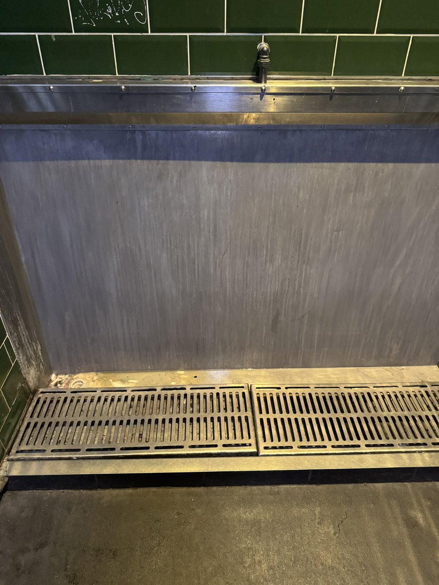 pub came in clutch with the piss trough