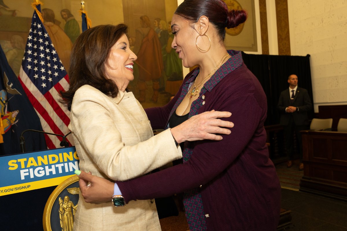 Governor Kathy Hochul tweet media