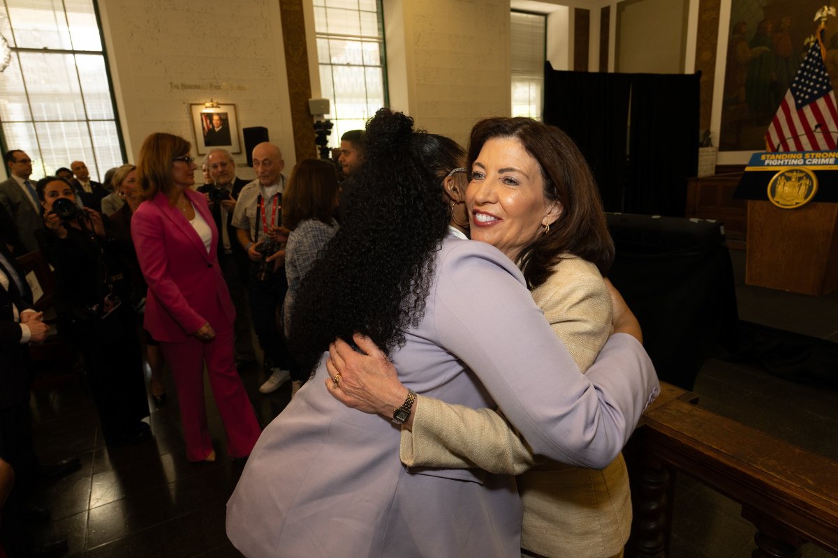 Governor Kathy Hochul tweet media