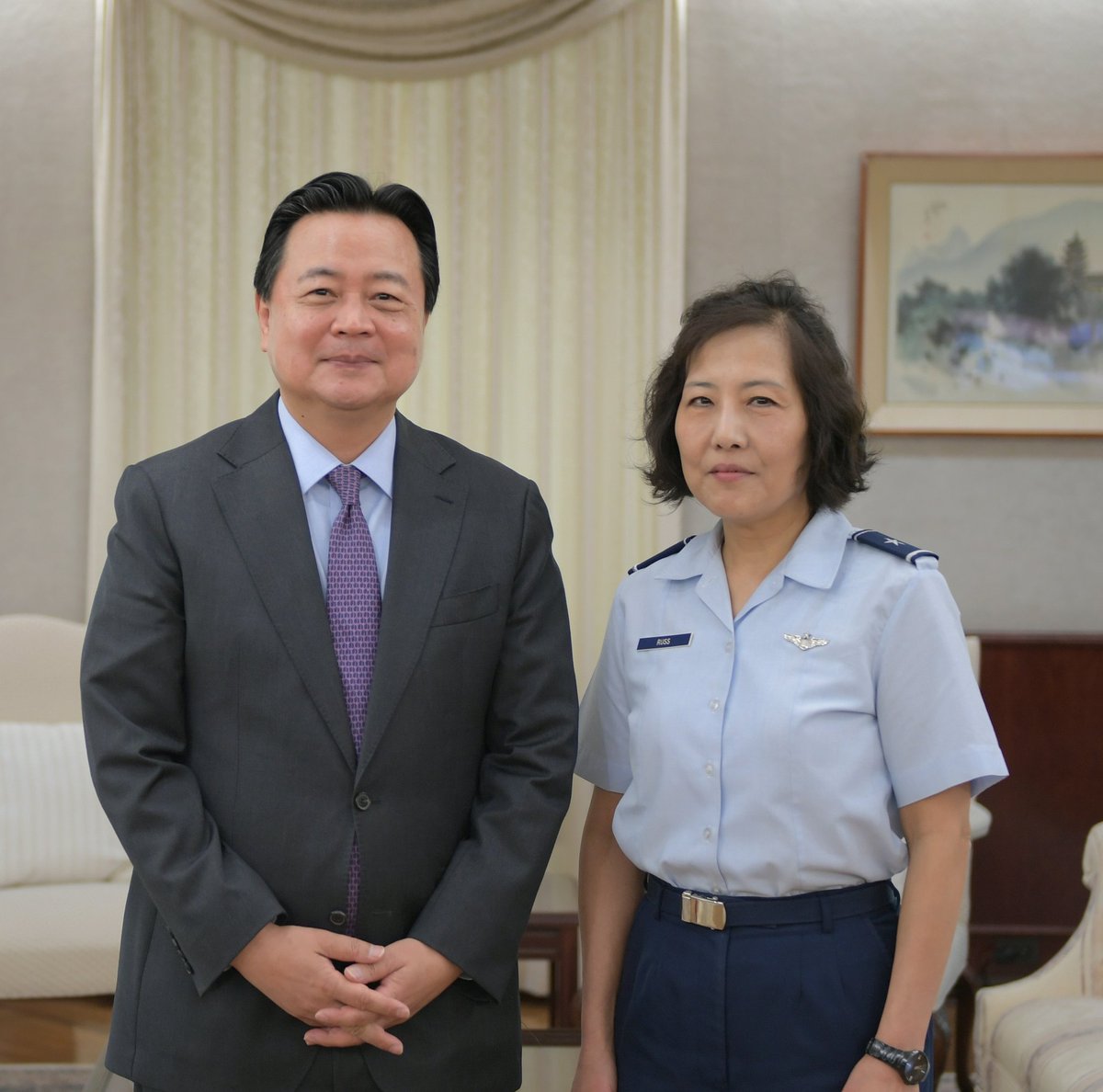Amb. Cho met with Brig Gen Sarah Russ of U.S. INDOPACOM to discuss strengthening ROK-U.S. defense ties. He expressed pride in her leadership as the first Korean-American general officer in the USAF, and emphasized continued coordination with INDOPACOM to bolster the Alliance.
