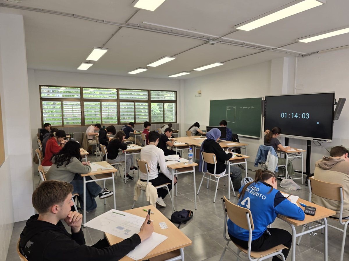 SEEMVRProsper's tweet photo. 📍Sede Cáceres: @IESNORBA_ https://t.co/yrEr1n1gMF