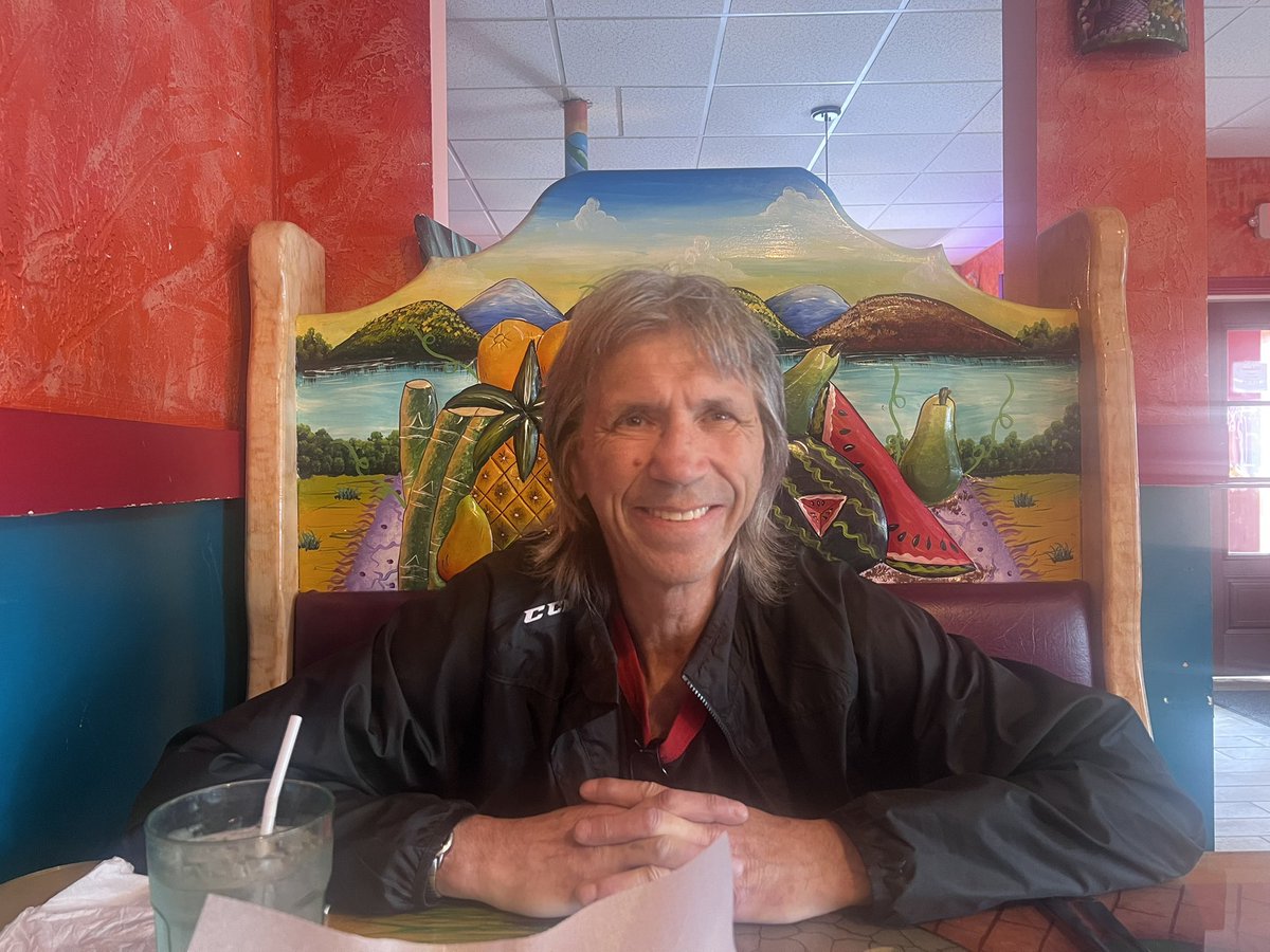 Vs4Victory's tweet image. Not often we go out on a date but here I am enjoying this hunk! @Hanson_Brothers