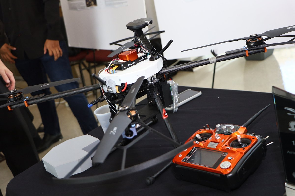 EngineeringUSF's tweet image. Electrical Engineering Capstone Event | Spring 2025 ⚡🔧📐

Check out all the event photos on Flickr: bit.ly/3SsG4Gx

#USFEngineering #Capstone2025 #Spring2025 #ElectricalEngineering #EngineeredForInnovation