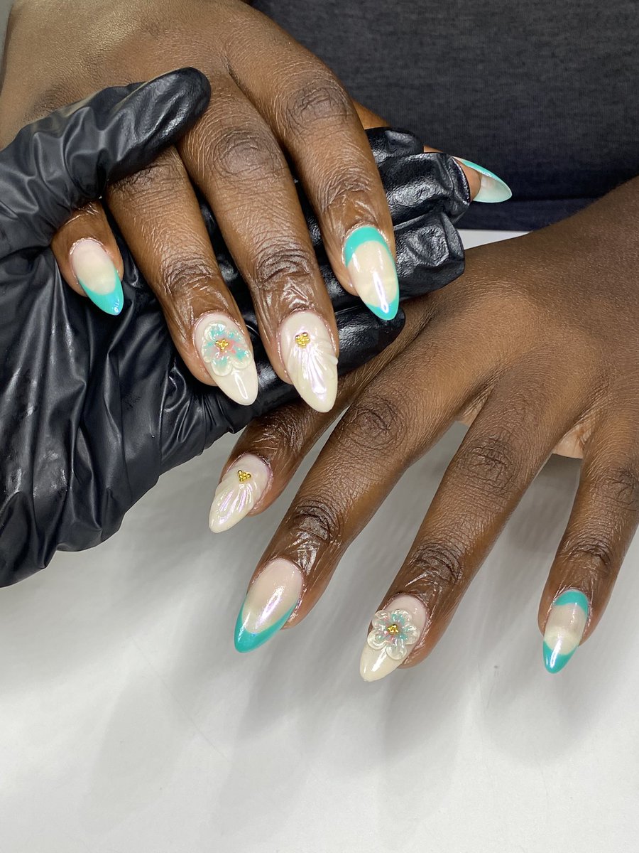 neebiaa's tweet image. nail? slayer. 

instagram.com/neenailsvault?…