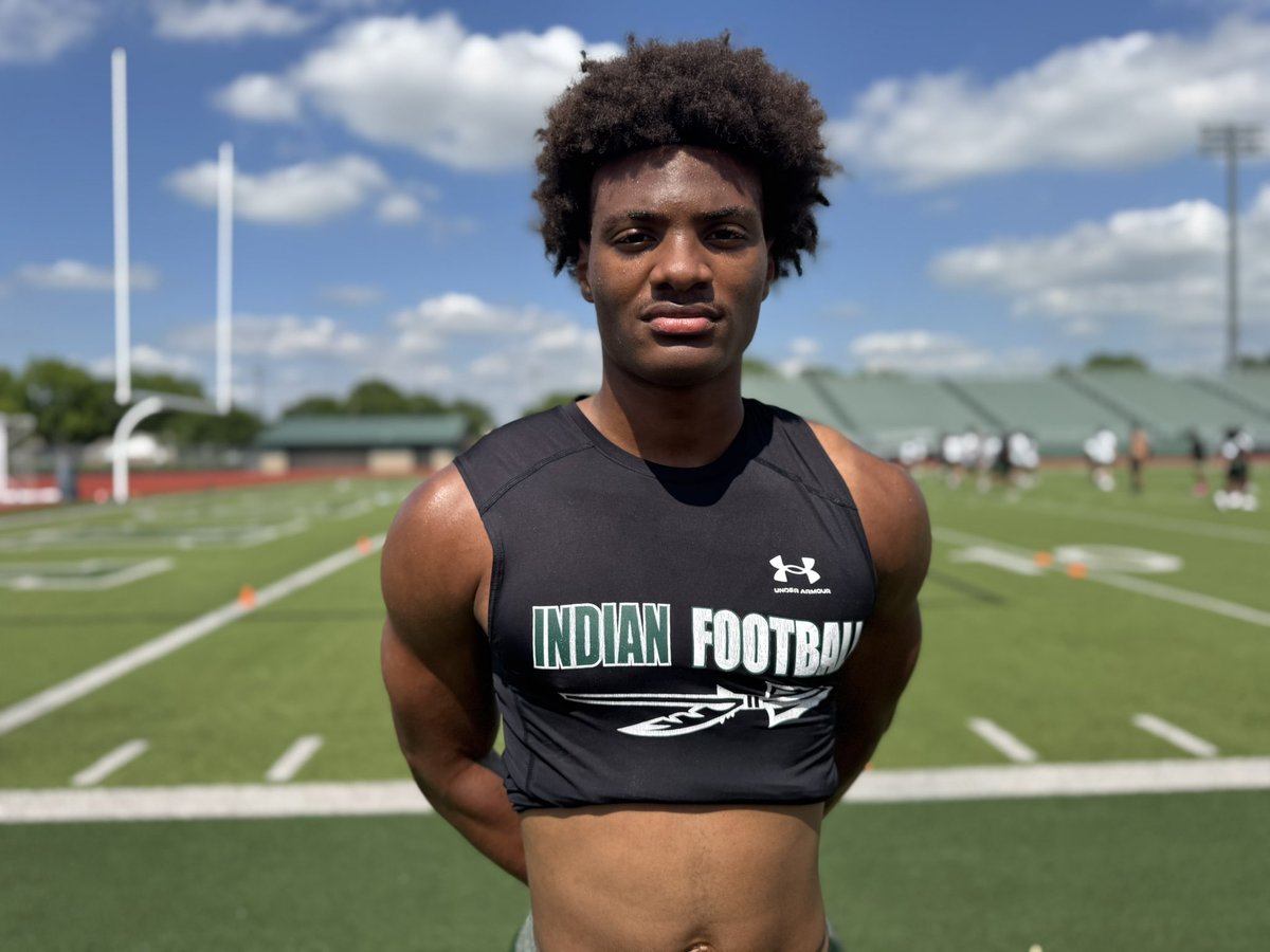 Waxahachie (TX) 2027 S JayQuan Snell

<a href="/JayquanSnell/">JayQuan Snell</a> | <a href="/NDNFootball/">Waxahachie Football</a> | <a href="/Tolleson20/">Coach Tolly 2⃣0⃣🇺🇸</a> | <a href="/CoachDT_TFB/">DT</a> | <a href="/TA_Recruiting/">TexAgs Recruiting</a>