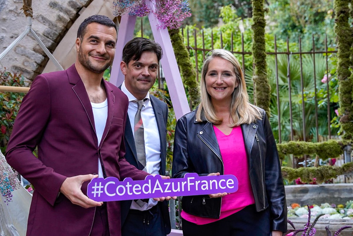 ProCotedazur's tweet photo. 🌹 Le 15e #DigitalAfterwork #CotedAzurFrance s’est tenu pour la 1ère fois à #Grasse, en avant-première de l’#ExpoRose2025 !
Dans le cadre magique de la Villa #Fragonard, influenceurs & pros du digital ont célébré l’art de vivre azuréen 🌞 https://t.co/43VBlNjrGQ