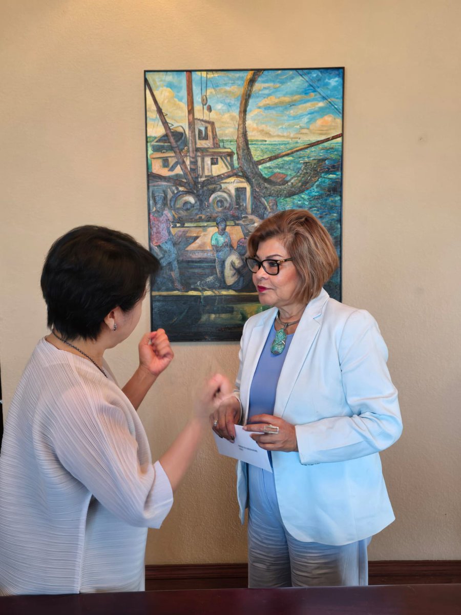Today, as part of the project “Strengthening of the Ministry of Foreign Affairs of Belize,” H.E. Ambassador Amalia Mai received assistance from H.E. Ambassador Lily Li-Wen Hsu, on behalf of the Government of the Republic of China (Taiwan), to support and enhance the Ministry’s