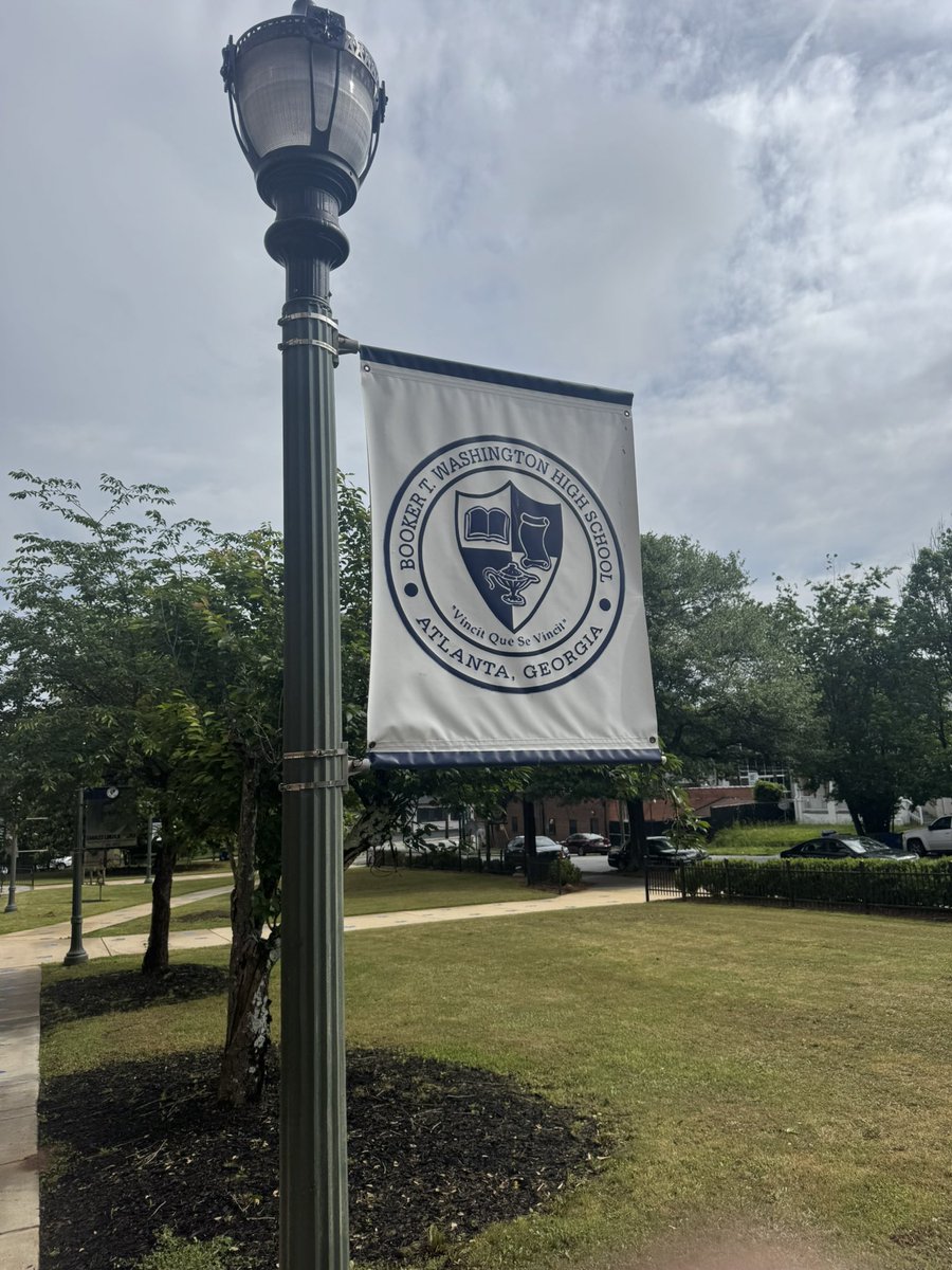 Coach Rashard Alston (@coachalston5) on Twitter photo Big thanks to the coaches at <a href="/BTWFOOTBALL1/">BTWFOOTBALL</a> for taking the time to discuss their student athletes with me today! Go Dogs! Big thanks to the coaches at <a href="/BTWFOOTBALL1/">BTWFOOTBALL</a> for taking the time to discuss their student athletes with me today! Go Dogs!