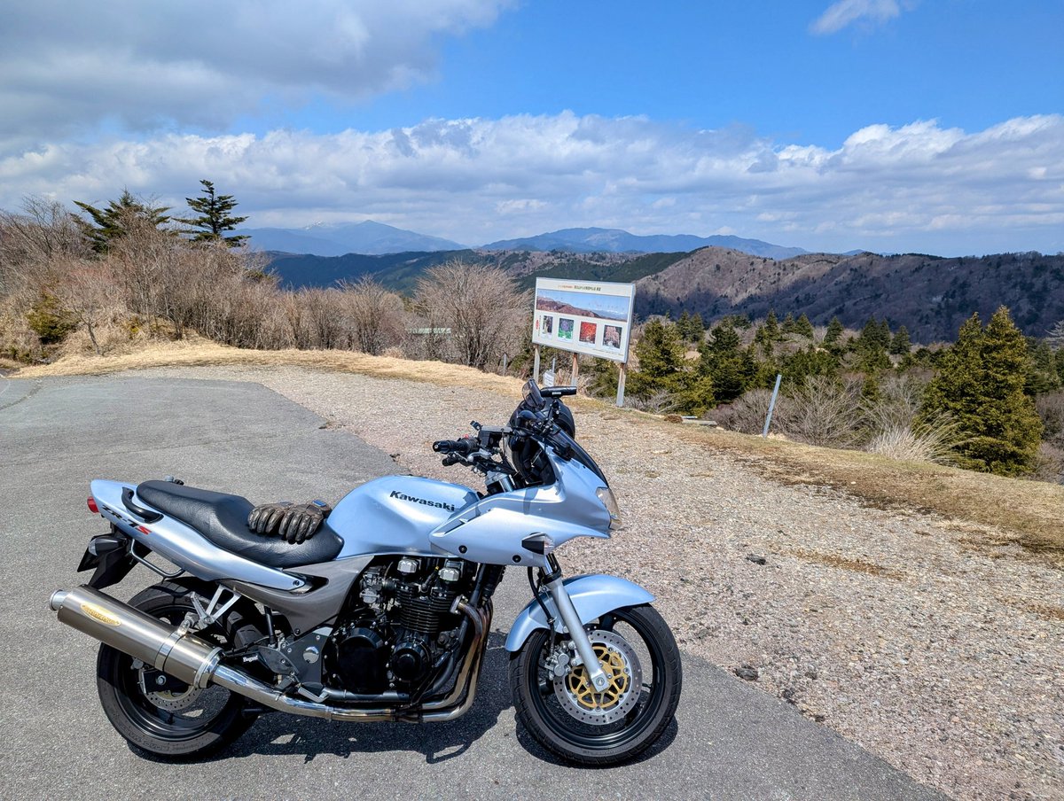 kao_naru's tweet photo. #とっくに生産終了したバイクに乗ってる変わり者

カワサキ最後の空冷４発

#ZR7S #zr7s #カワサキ #バイク #オートバイ #kawasaki #KAWASAKI #ナナハン #空冷 #4気筒 https://t.co/neokBtODhz