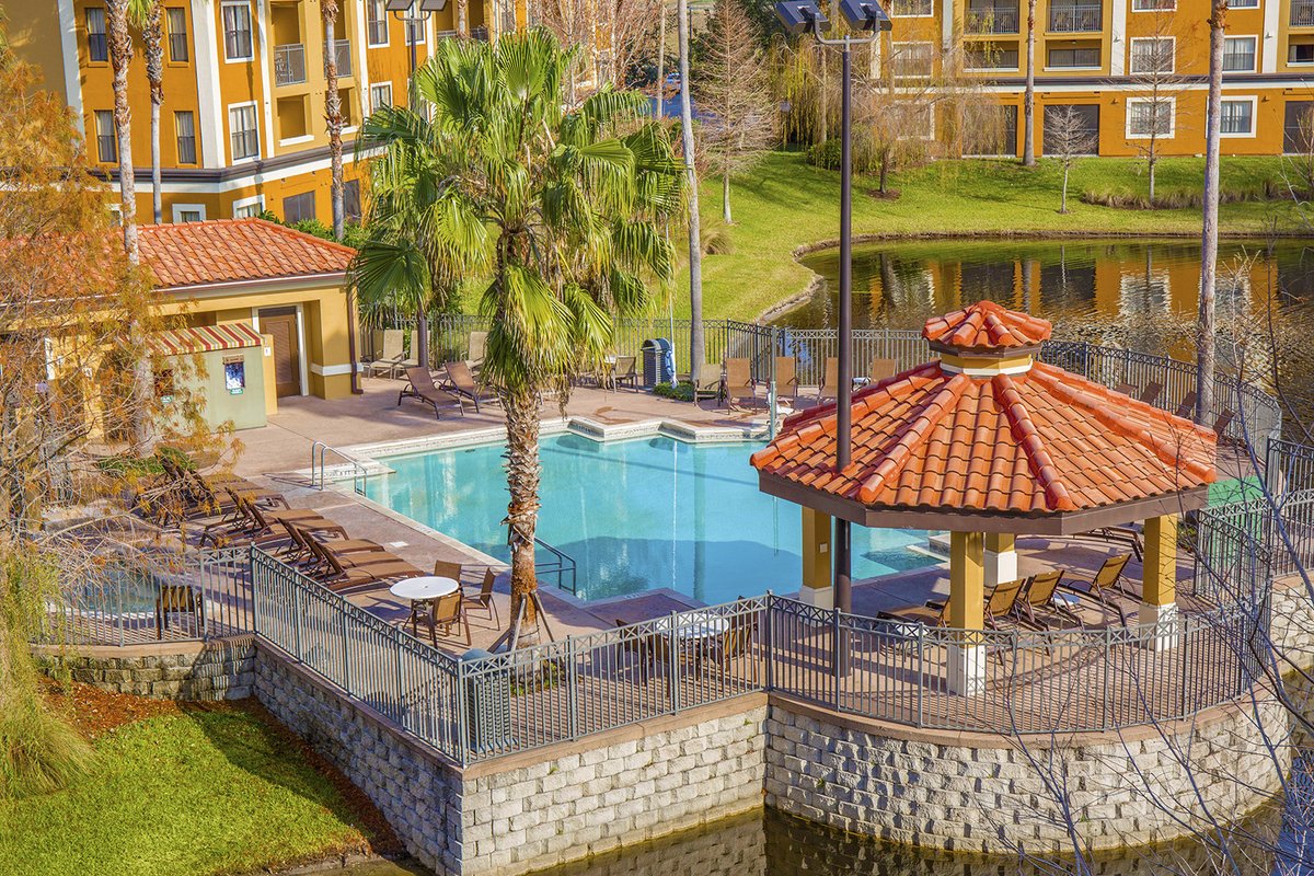 FloridaysResort's tweet photo. If you could teleport right now⦠quiet pool serenity or main pool fun?
#floridaysresort #orlandoresorts https://t.co/0Bjk2WK3pb