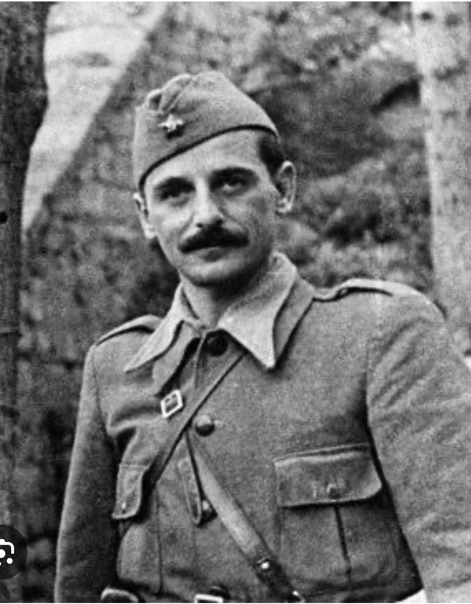 UžičkaRepublika (@gjesic) on Twitter photo Svako svog patriotu slavi za 9. maj. Moji su samo jedni! Svako svog patriotu slavi za 9. maj. Moji su samo jedni!