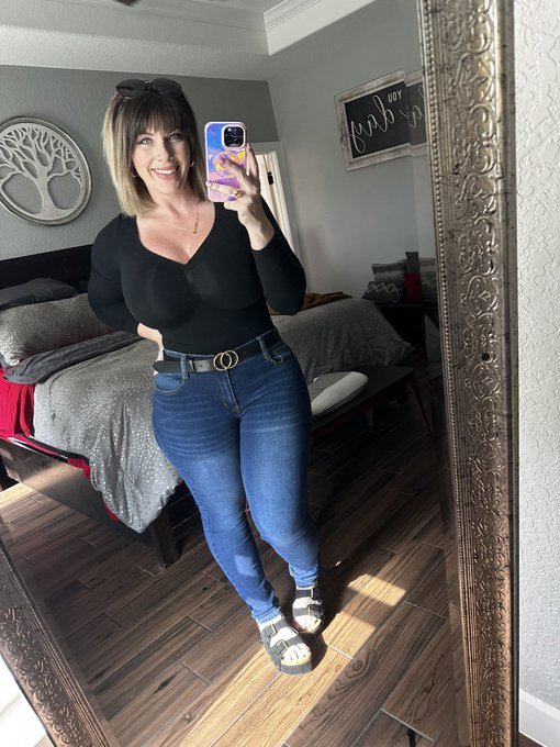 Watch Withstand The Weight's leaked NSFW photo on TwXstars