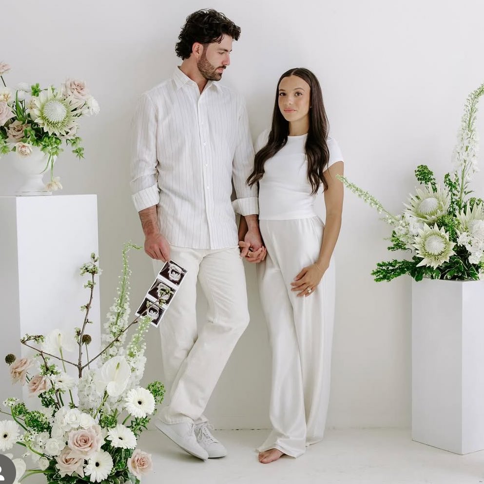 CubsZone's tweet image. Congratulations to Dansby &amp;amp; Mallory Swanson as they’re expecting their first child ❤️

(📸: @LieutenantDans7)