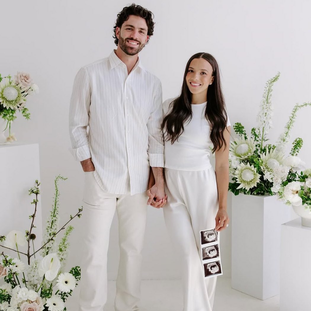 CubsZone's tweet image. Congratulations to Dansby &amp;amp; Mallory Swanson as they’re expecting their first child ❤️

(📸: @LieutenantDans7)