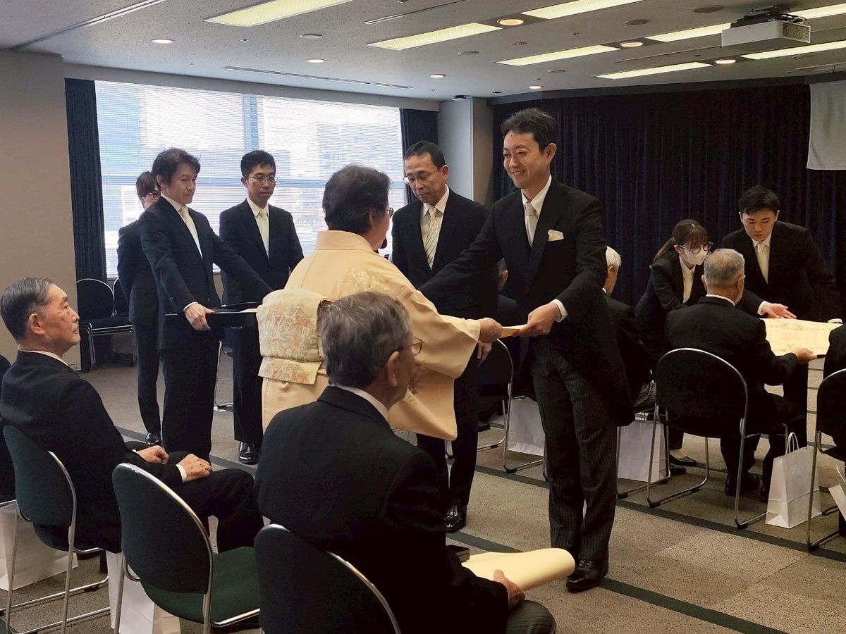 おはようございます。昨日は各種政策協議等に加えて、令和7年春の叙勲