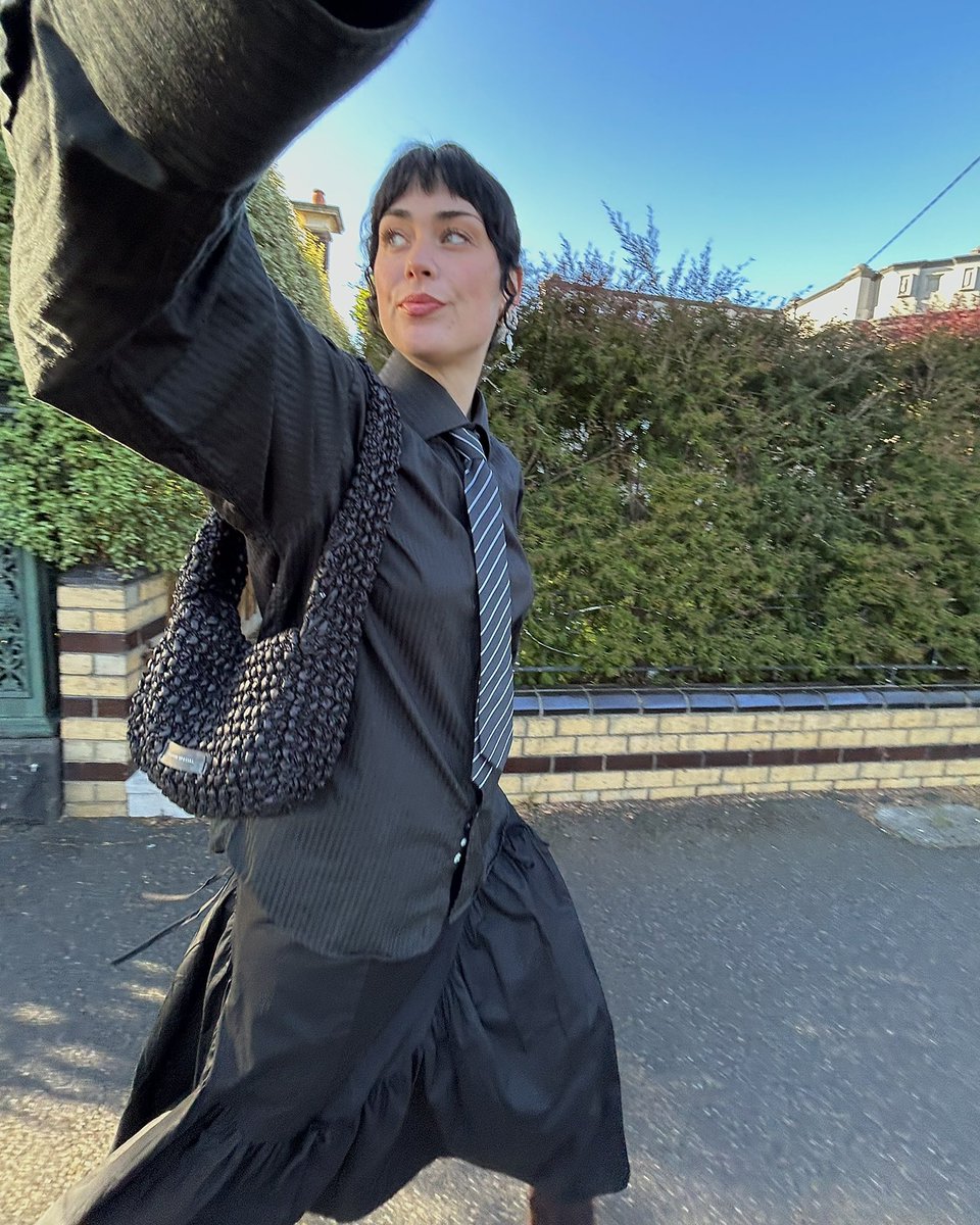 FELIVAND tweet media