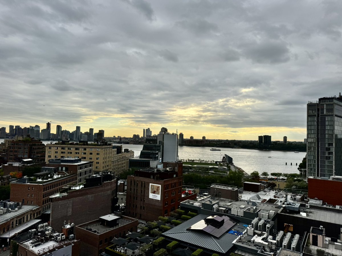 Sunset 🌅 from <a href="/GansevoortMPD/">Gansevoort Meatpacking</a> in Manhattan’s Meatpacking District