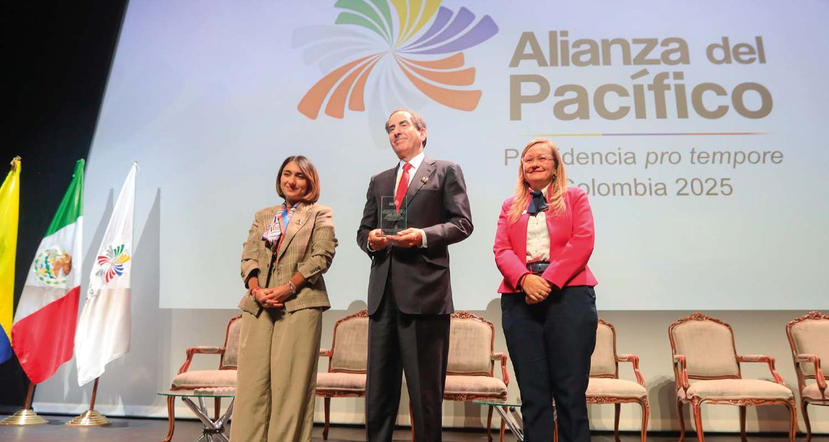 La #AlianzaDelPacífico destaca la entrada en vigor del Tratado de Libre Comercio entre los Estados de la Alianza del Pacífico y la República de Singapur (TLCAPS), el 3 de mayo de 2025, para las Repúblicas de Chile, Perú y Singapur.

Asimismo, la AP celebra con especial entusiasmo