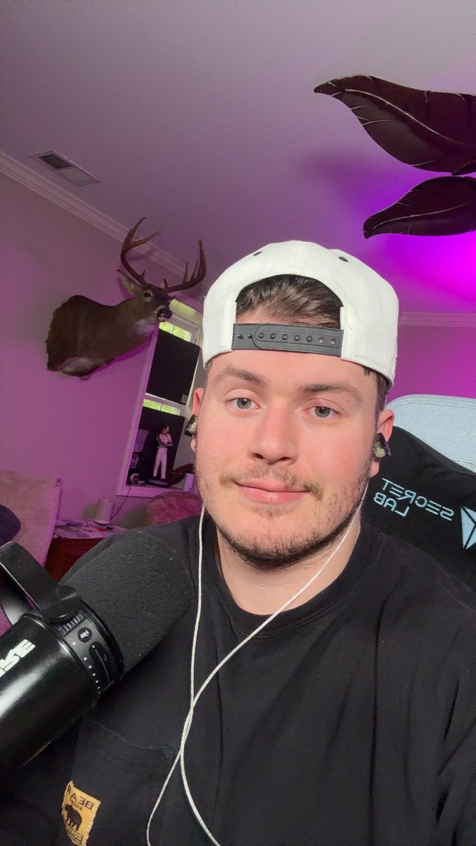 CSlayergaming's tweet image. We live with the best squad 
@galaxysnipess @PurpleHayesLIVE @marziesnation #gaming #warzone