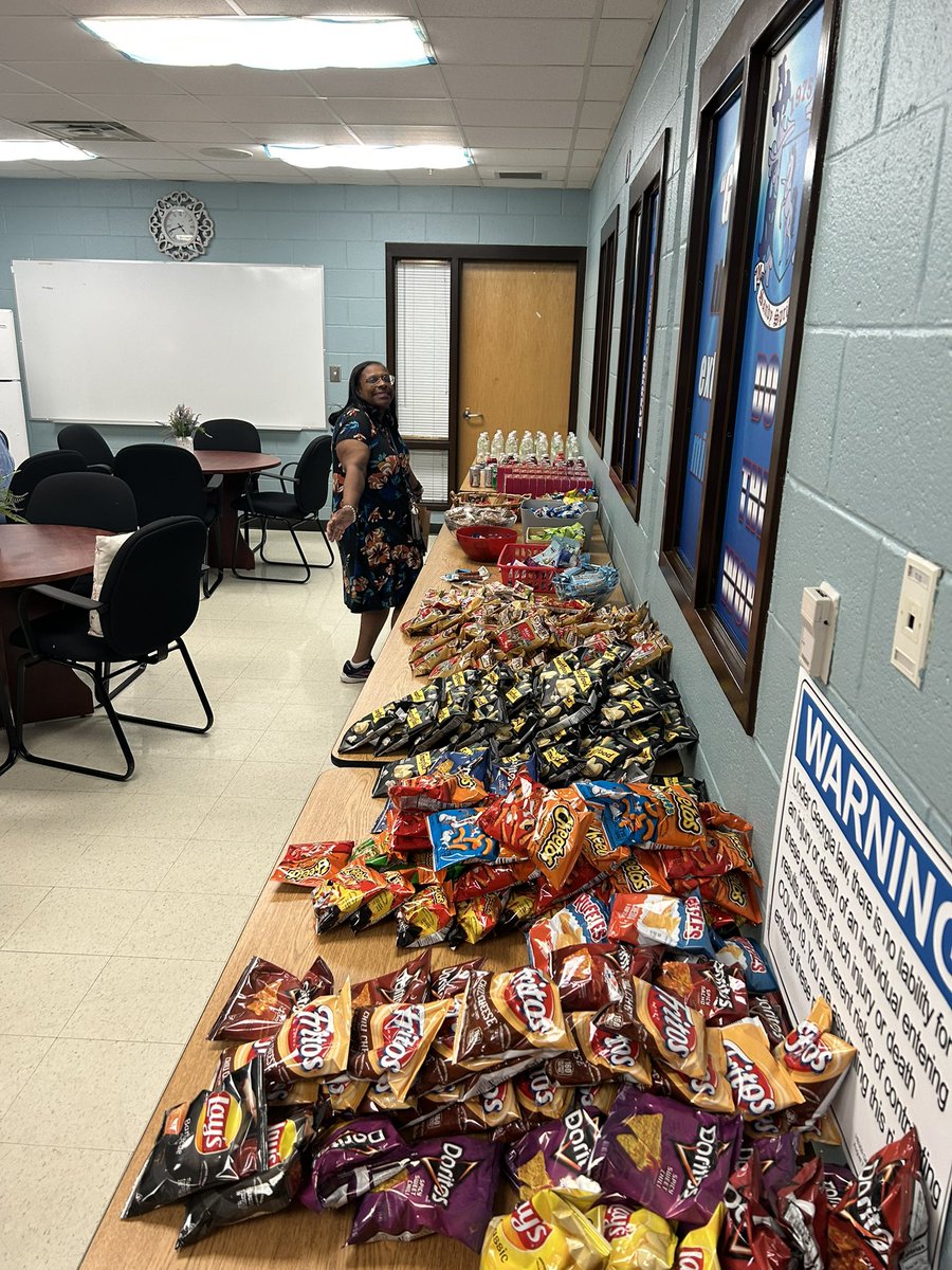 Marcquez Haley (@marcquezhaley) on Twitter photo Thank you everyone who donated snacks to our <a href="/SSCMS_FCS/">Sandy Springs Charter Middle School - FCS</a> teachers and staff during National Teacher Appreciation Week! I am so honored to serve alongside you all! <a href="/lhwoodruff/">Laurie Woodruff</a> <a href="/AmyNWatson1/">Amy N Watson</a> <a href="/HosleyStephanie/">Stephanie Hosley</a> <a href="/alexbatesedu/">Alexandra Bates</a> Thank you everyone who donated snacks to our <a href="/SSCMS_FCS/">Sandy Springs Charter Middle School - FCS</a> teachers and staff during National Teacher Appreciation Week! I am so honored to serve alongside you all! <a href="/lhwoodruff/">Laurie Woodruff</a> <a href="/AmyNWatson1/">Amy N Watson</a> <a href="/HosleyStephanie/">Stephanie Hosley</a> <a href="/alexbatesedu/">Alexandra Bates</a>