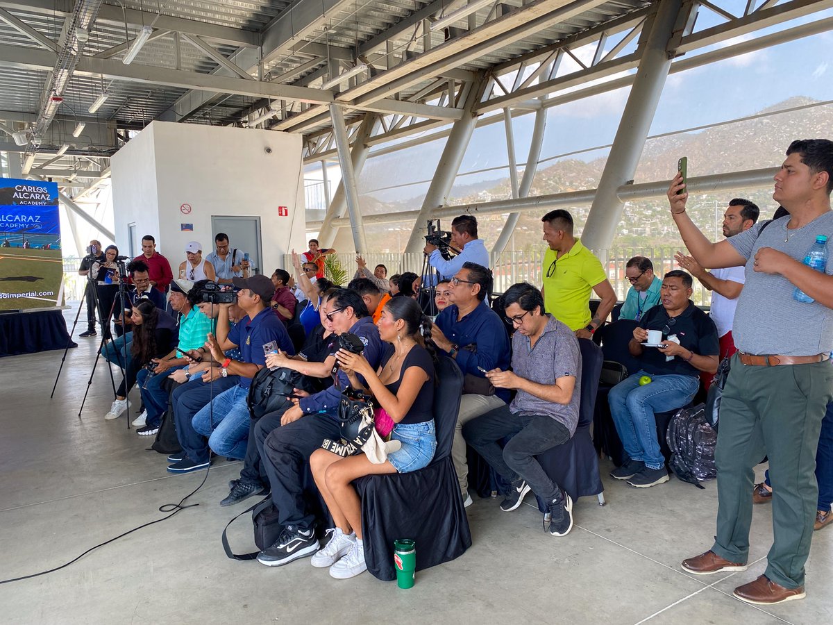 🎾 ¡Carlos Alcaraz Tennis Camp llega por 1ª vez a Acapulco!

Del 28/07 01/08, entrena con su equipo en Arena GNP Seguros.
🔥 Inscríbete el 12 o 13 de mayo y recibe un giveaway firmado.
🏨 Hospedaje + Experiencia en hoteles de Mundo Imperial al 800 090 9900.

#HagamosMagia