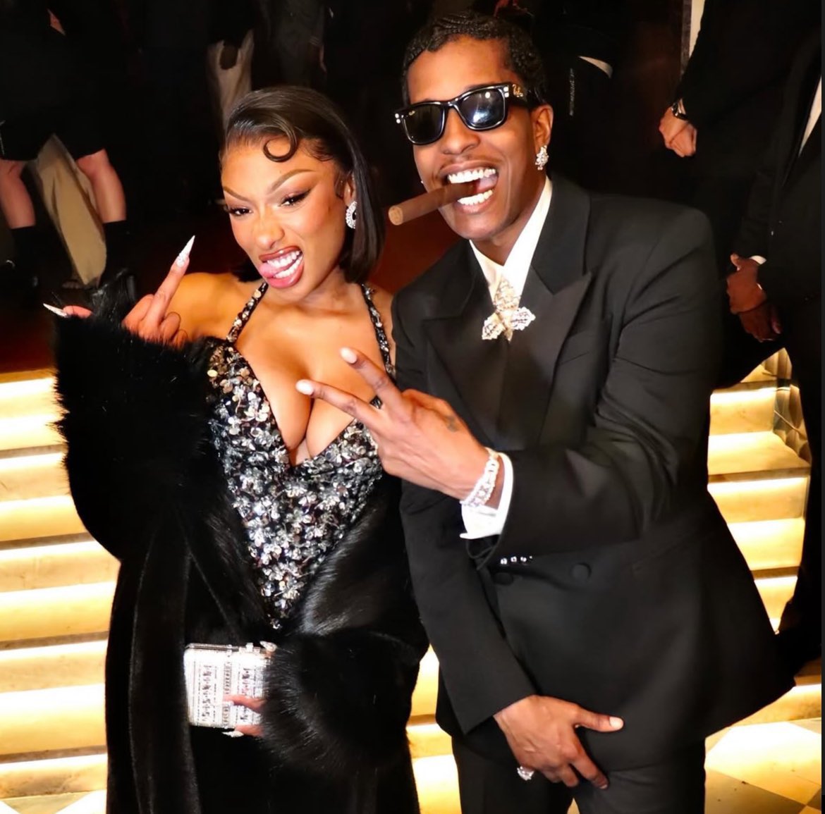 cardi ender on X: "Rihanna hide your man, horsey will send him to prison over lies." / X