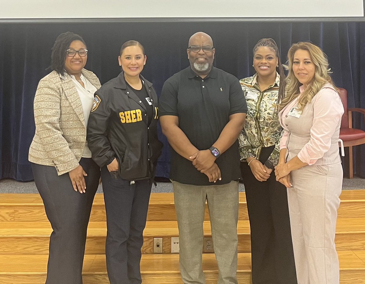 KEC_AISD's tweet image. Honored to have @hcsotexas Human Trafficking Unit come out today to share information with the faculty. Thankful for the time they will spend with our students in the near future. @DrCrystalWatson